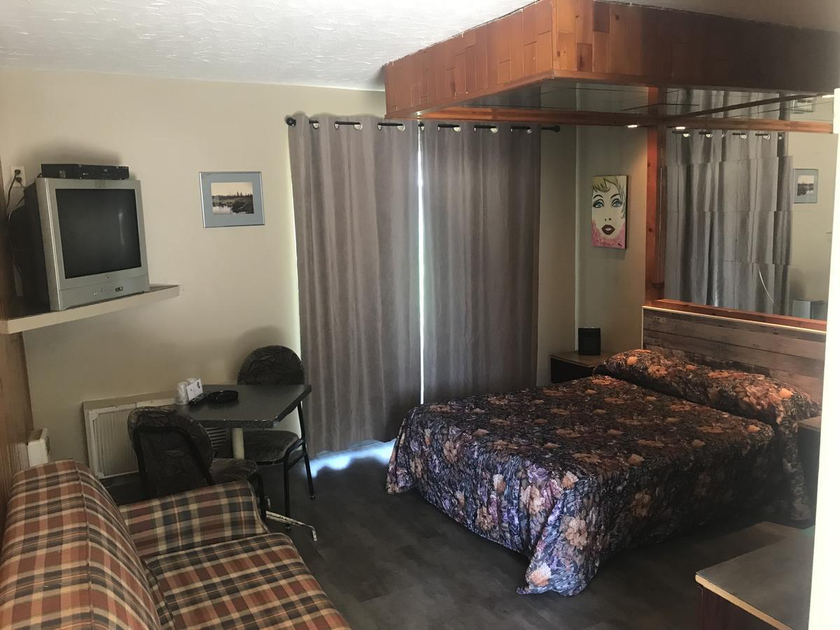 تيربون Motel La Siesta De Gascon المظهر الخارجي الصورة